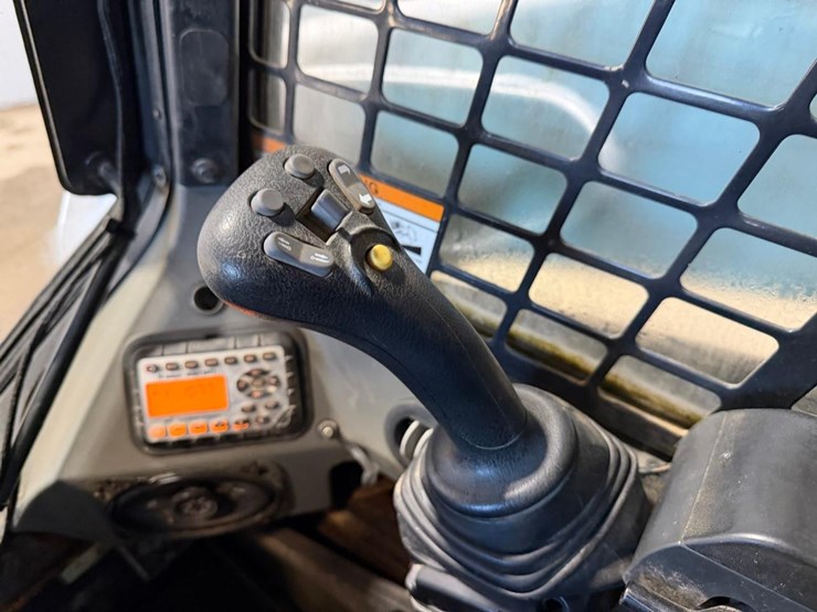 bobcat-t590-image-28