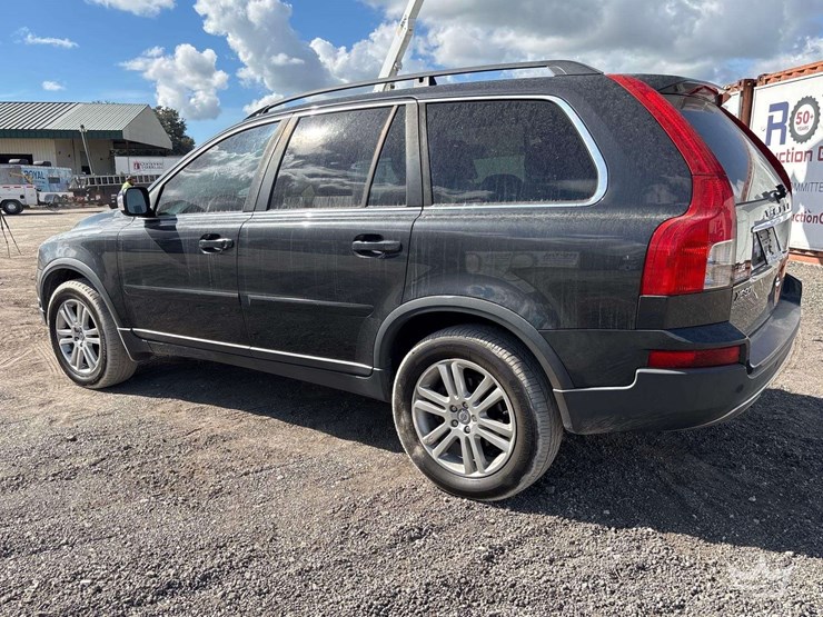 2010-volvo-xc90-image-4