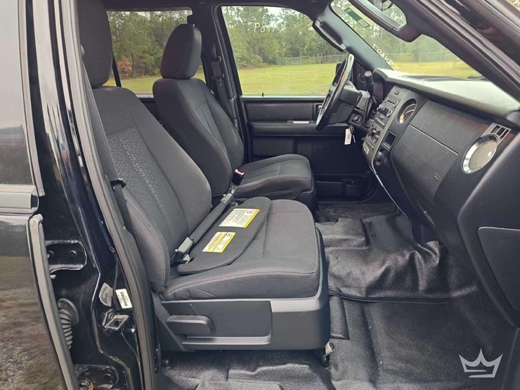 2016-ford-expedition-image-28