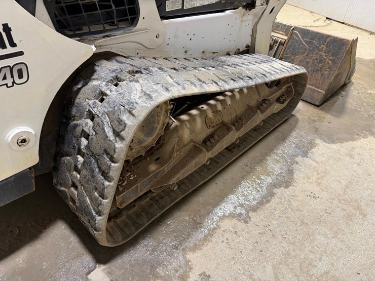 bobcat-t740-image-17