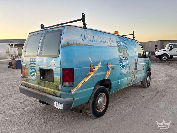 2004-ford-cargo-image-3