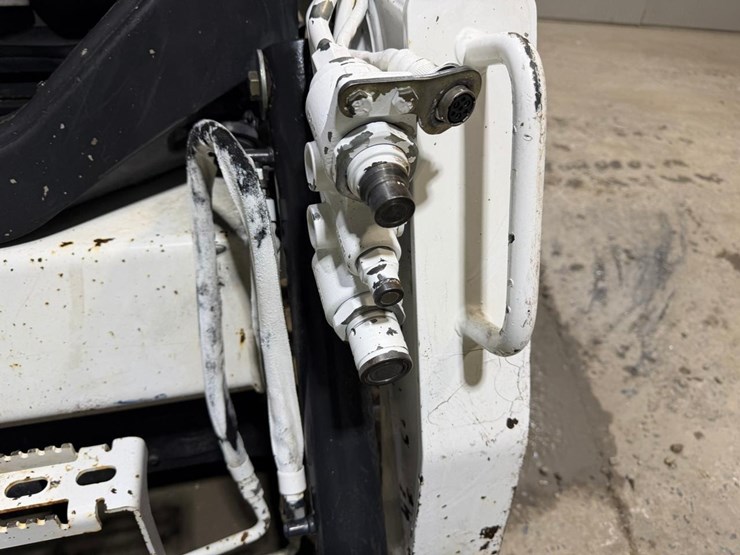 bobcat-t450-image-11