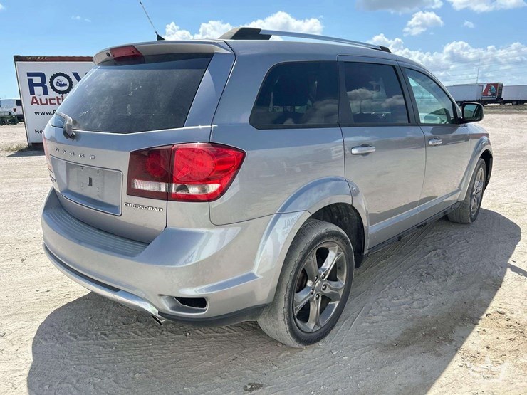 2016-dodge-journey-image-3