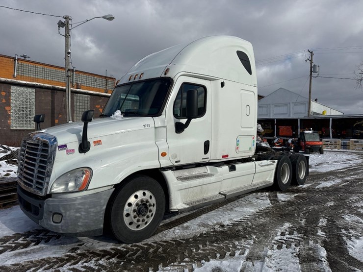 freightliner-cascadia-125-image-2