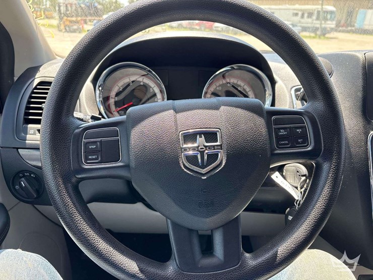 2017-dodge-grand-caravan-image-18