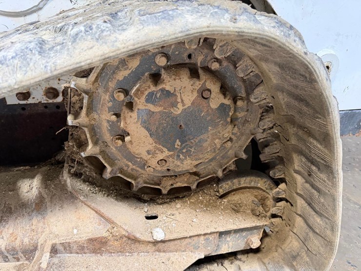 bobcat-t740-image-14