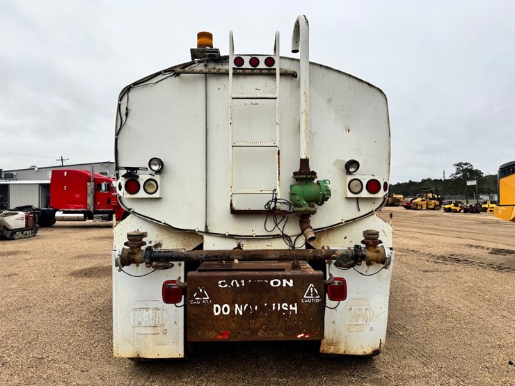 freightliner-fl112-image-5