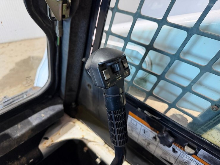 bobcat-t320-image-26