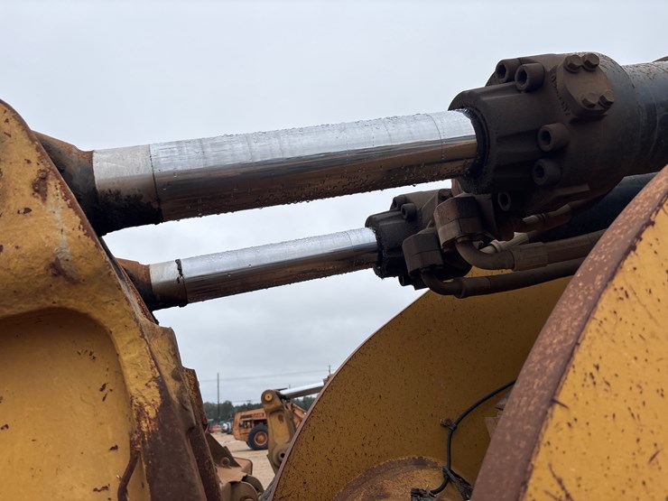 caterpillar-980m-image-6