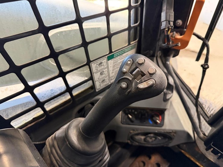 bobcat-t590-image-27