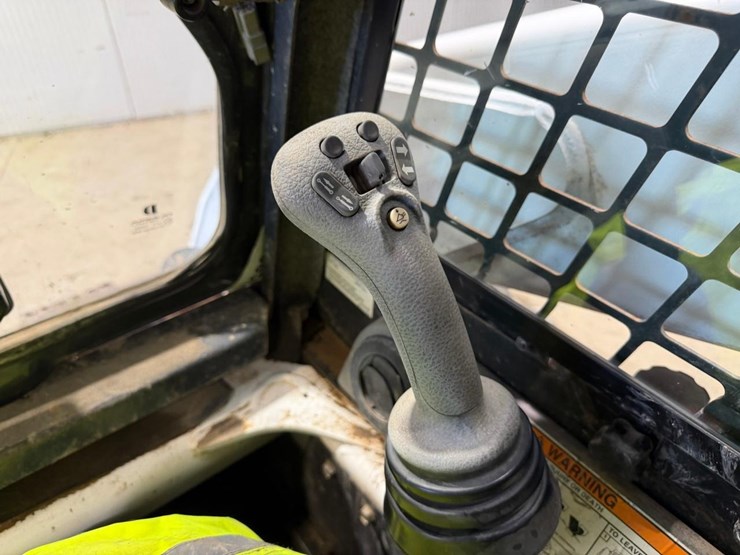 bobcat-s300-image-21