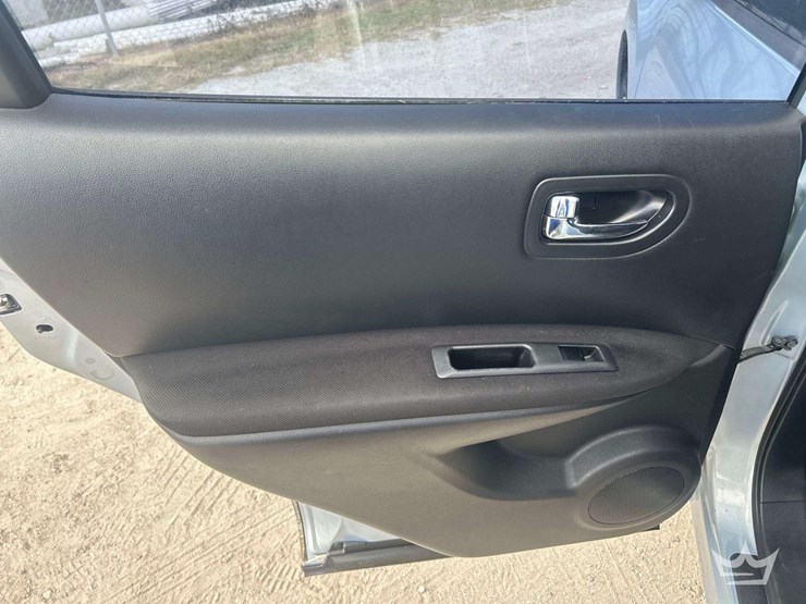 2015-nissan-rogue-image-22