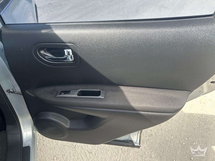 2015-nissan-rogue-image-25