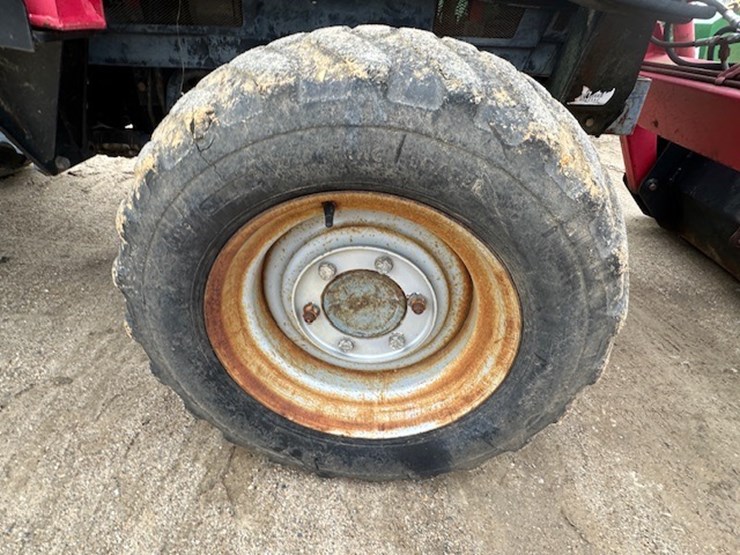 massey-ferguson-1455v-image-32