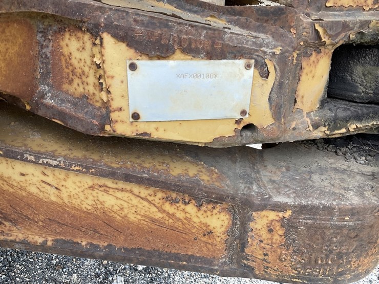 caterpillar-725-image-9