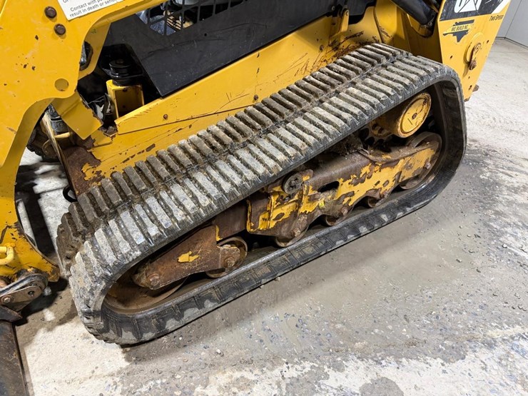 caterpillar-259d-image-12