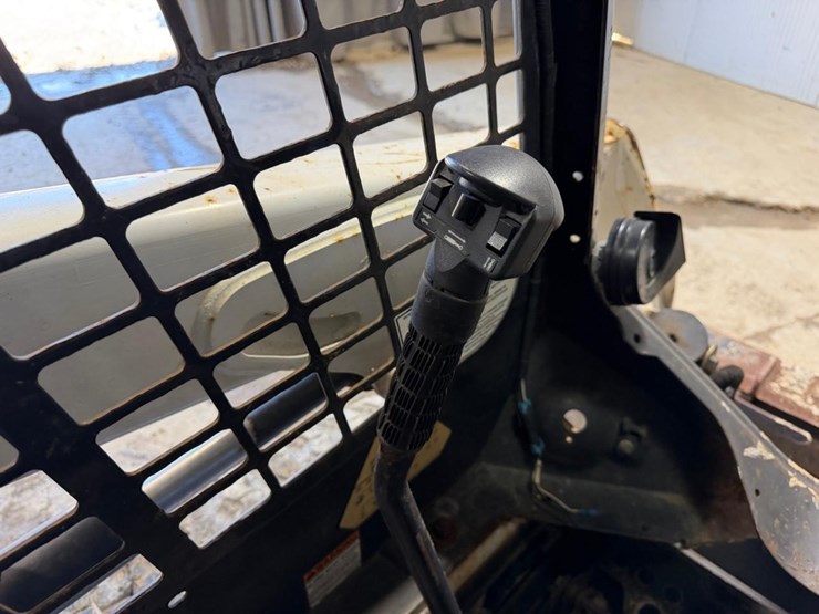 bobcat-t550-image-24