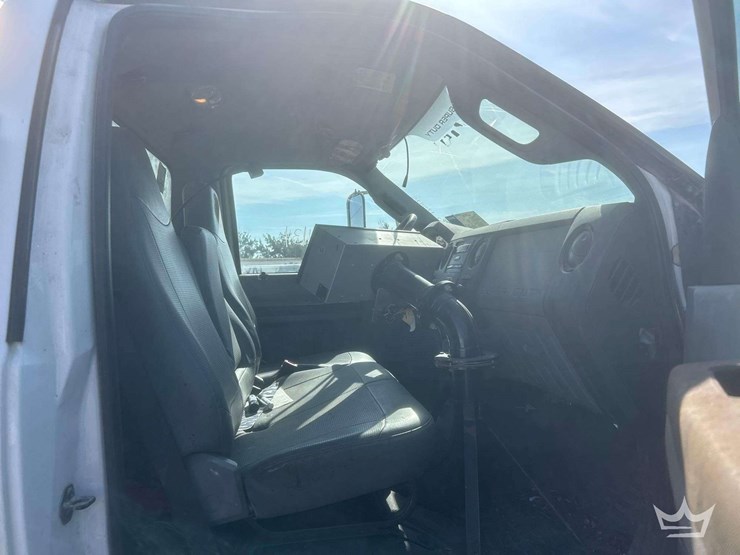 2011-ford-f750-image-34