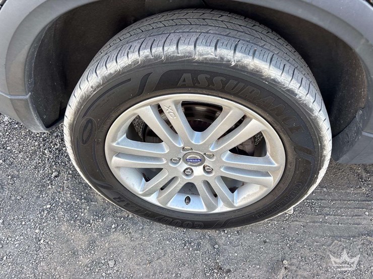 2010-volvo-xc90-image-27