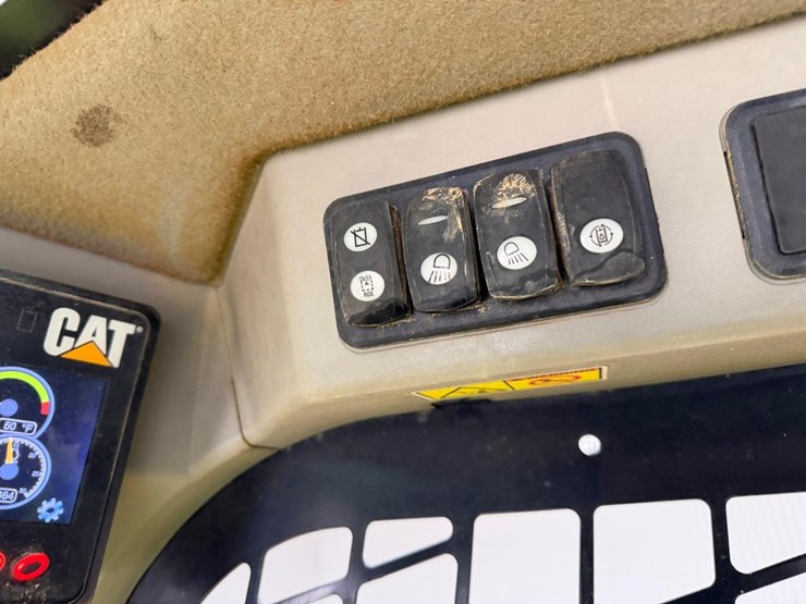 caterpillar-259d-image-25