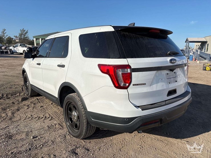 2018-ford-explorer-image-4