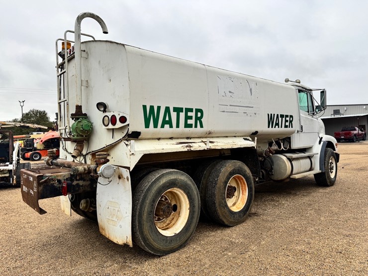 freightliner-fl112-image-3