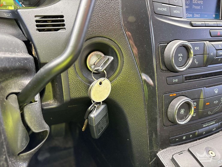 2018-ford-explorer-image-22