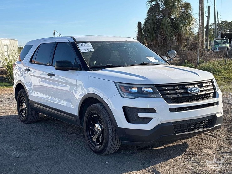 2018-ford-explorer-image-2