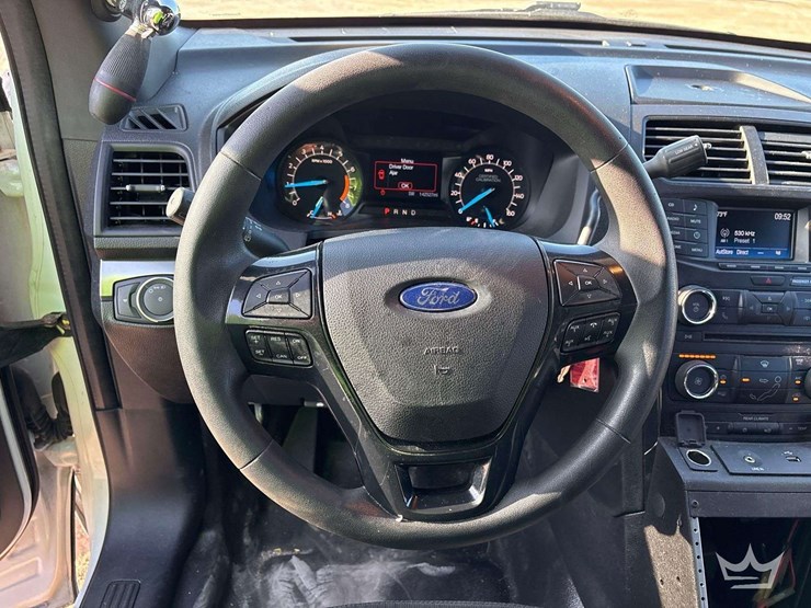 2018-ford-explorer-image-15