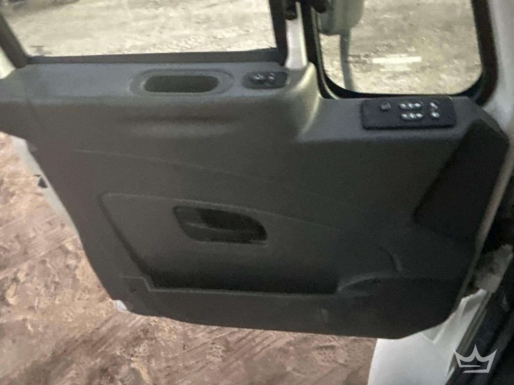 2018-international-durastar-4300-image-19