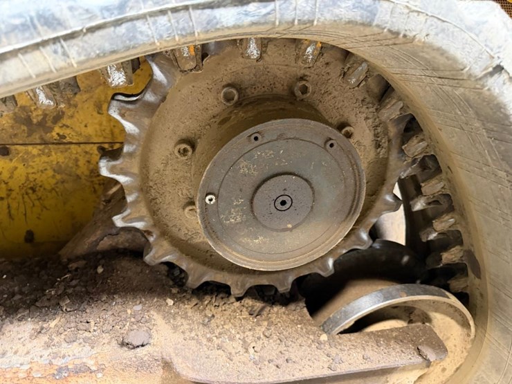 deere-ct332-image-16