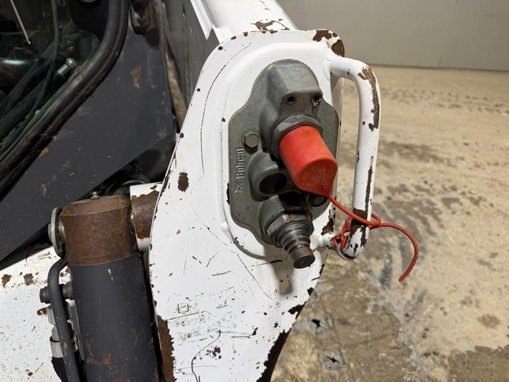 bobcat-t750-image-11