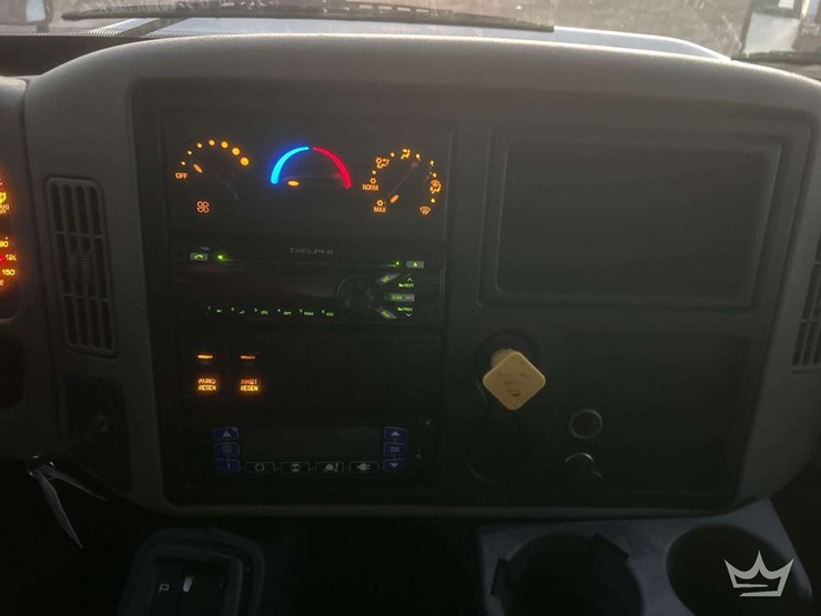 2018-international-durastar-4300-image-22