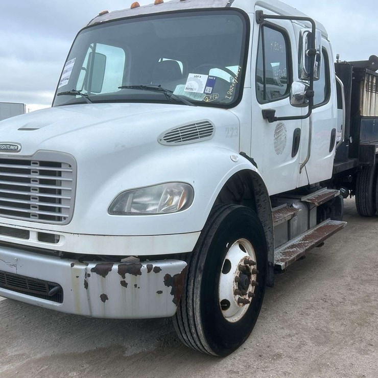 2014 FREIGHTLINER M2 106