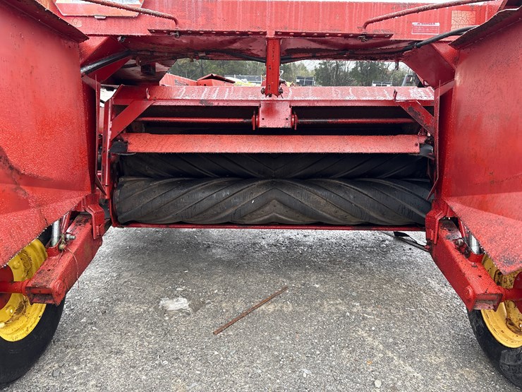 new-holland-408-image-6