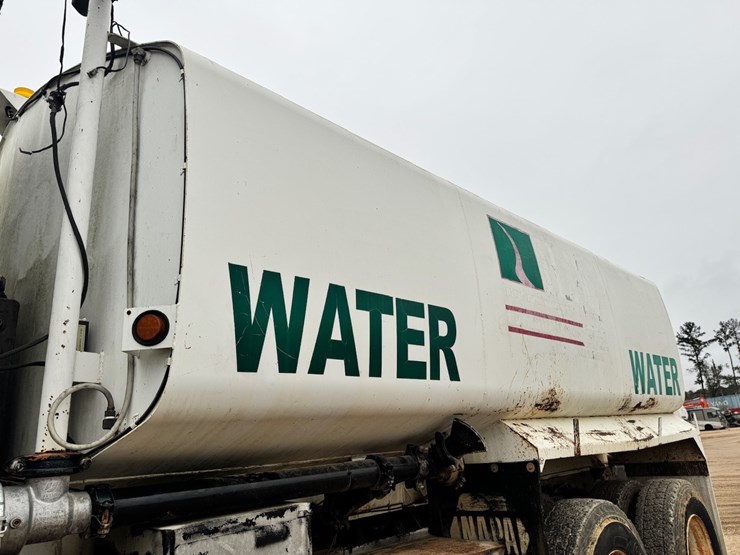 freightliner-fl112-image-29