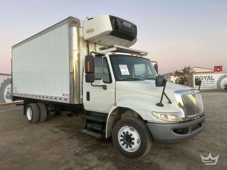 2018-international-durastar-4300-image-2