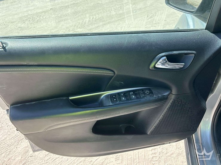 2016-dodge-journey-image-12