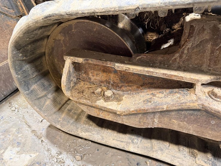 bobcat-t740-image-13