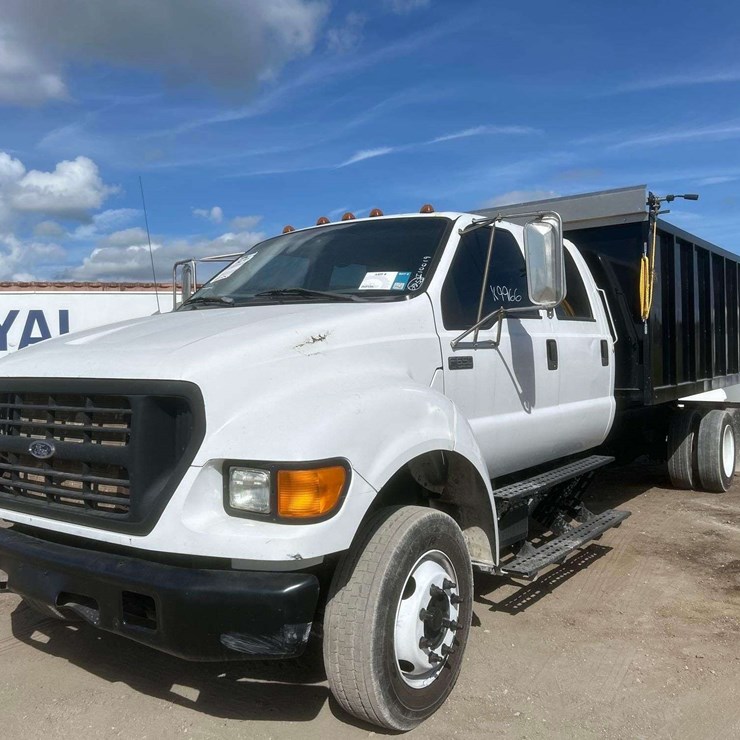2002 FORD F650