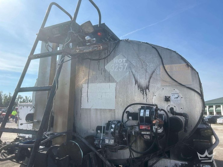 2011-ford-f750-image-29