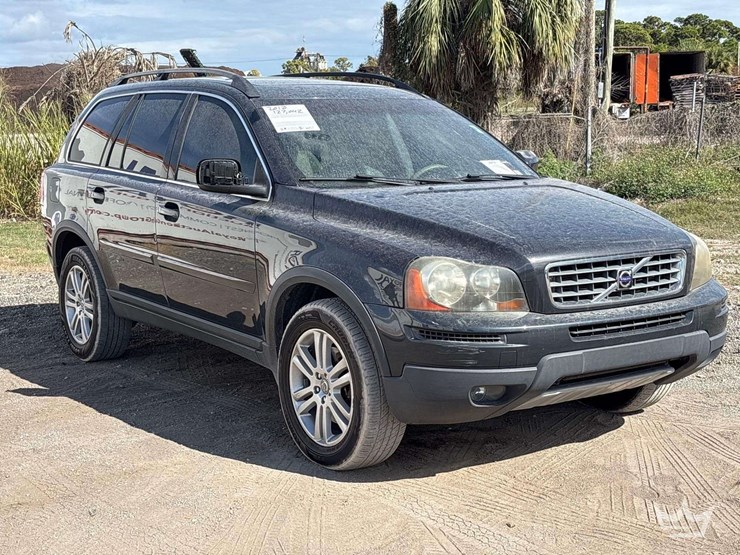 2010-volvo-xc90-image-2