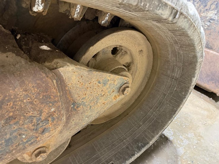 deere-ct332-image-23