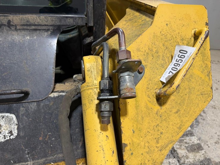 deere-ct332-image-13