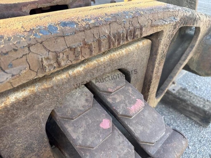 caboose-rail-car-w/-trucks-&-rail-section-image-40