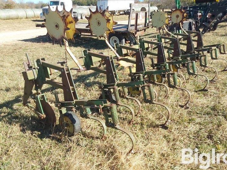 john-deere-825-image-8