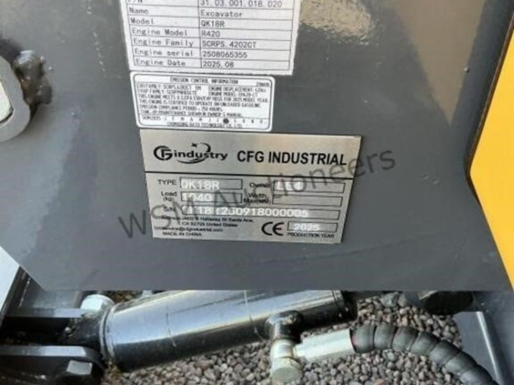 2025-cfg-qk18r-mini-excavator-image-11