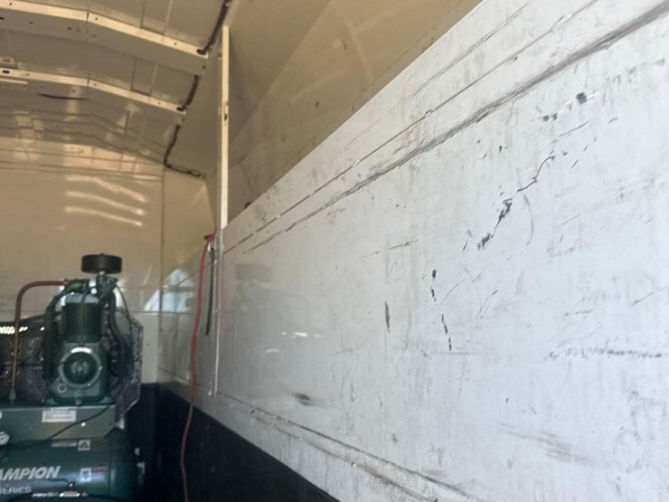 ford-f350-xl-image-11