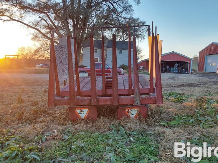 new-holland-1044-image-6