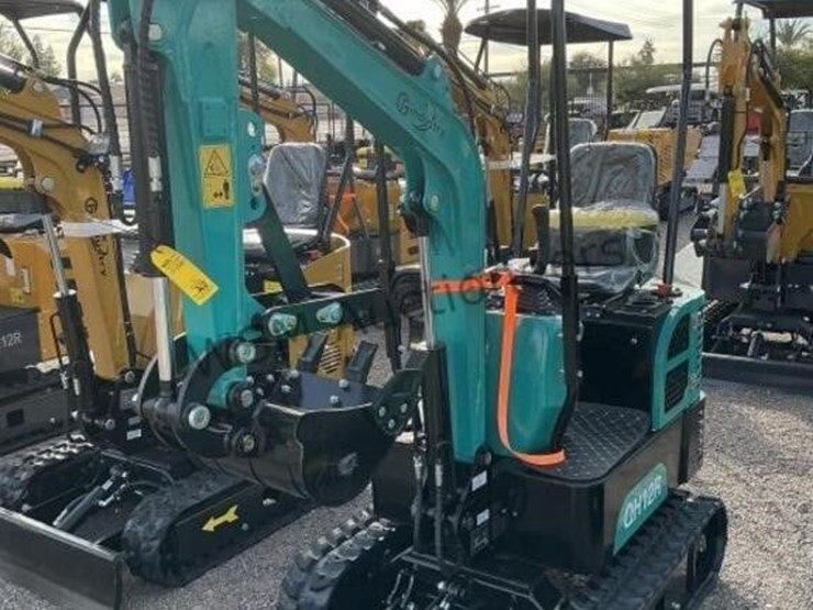 2025-cfg-qh12r-mini-excavator-image-2